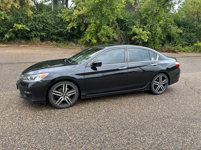 Used 2017 Honda Accord Sport image 5