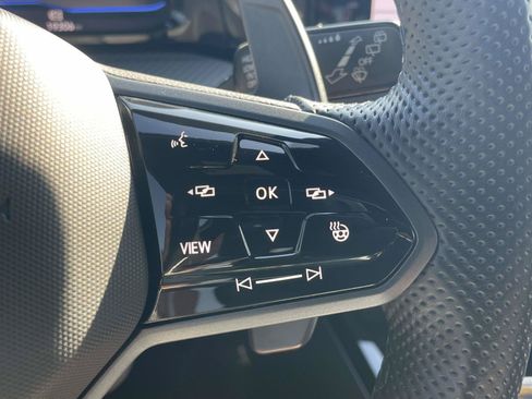 Used 2024 Volkswagen Golf R AWD/4WD image 21