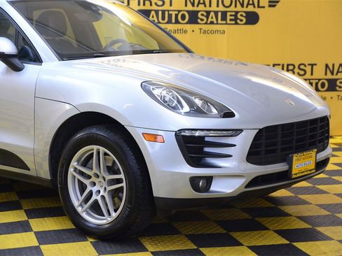 Used 2018 Porsche Macan image 3