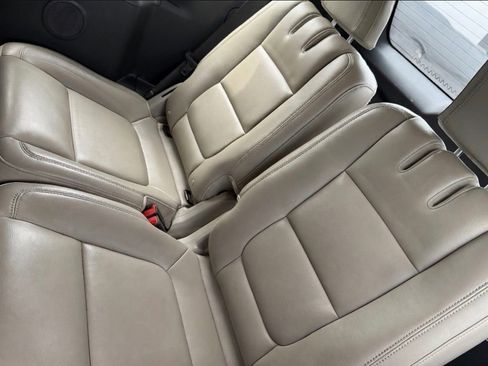 Used 2011 Ford Explorer XLT w/ 202A Rapid Spec Order Code image 9