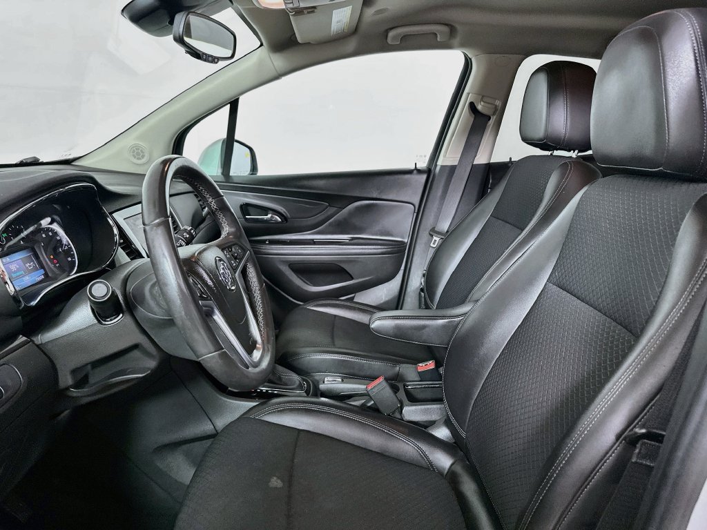 Used 2022 Buick Encore Preferred w/ Safety Package FWD image 8