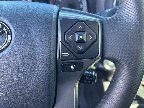 Used 2017 Toyota Tacoma Limited image 7