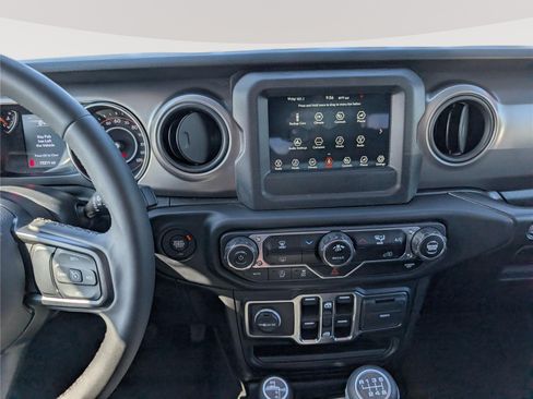 Used 2023 Jeep Wrangler Unlimited Sport AWD/4WD image 17