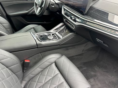 Used 2025 BMW X6 xDrive40i w/ Climate Comfort Package AWD/4WD image 15