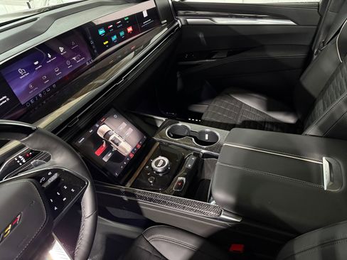 New 2026 Cadillac Escalade ESV V w/ LPO, ONYX Package image 41