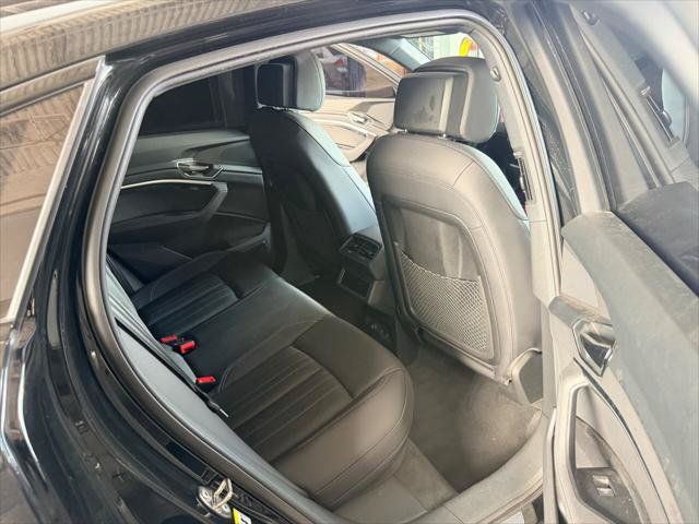 Used 2024 Audi Q8 e-tron Premium Plus w/ Premium Plus Package AWD/4WD image 13