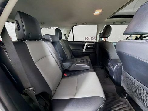 Used 2019 Toyota 4Runner SR5 Premium AWD/4WD image 30