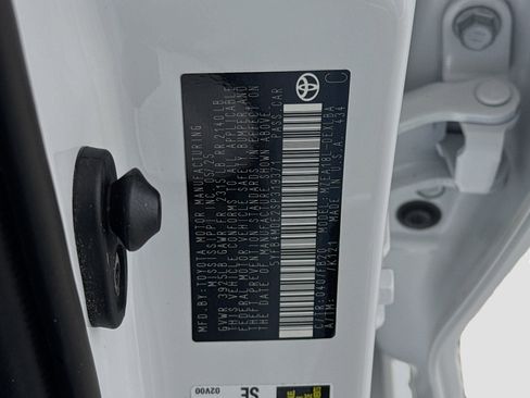 Used 2025 Toyota Corolla LE image 39