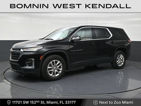 Used 2023 Chevrolet Traverse LS FWD image 1