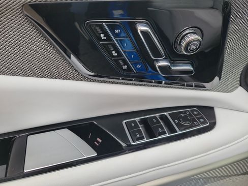 New 2026 Cadillac Optiq Luxury 2 image 18