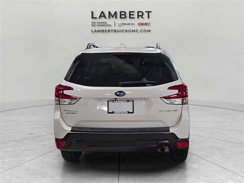 Used 2023 Subaru Forester Premium image 5