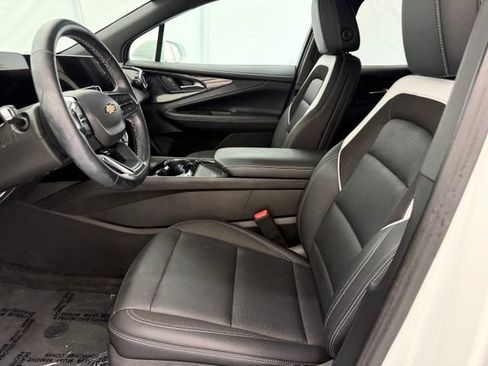 Used 2025 Chevrolet Blazer EV LT AWD/4WD image 12