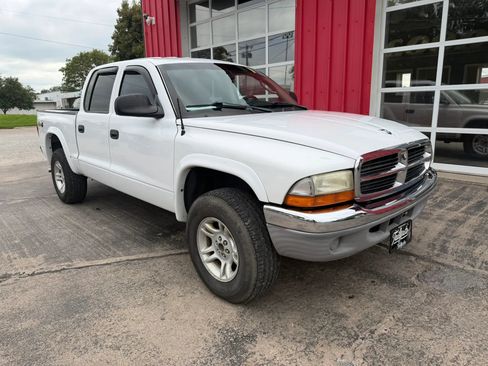 Used 2004 Dodge Dakota SLT w/ PWR Convenience Group AWD/4WD image 2