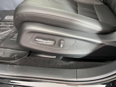 New 2026 Honda HR-V EX-L image 21