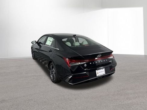 New 2026 Hyundai Elantra Limited image 29