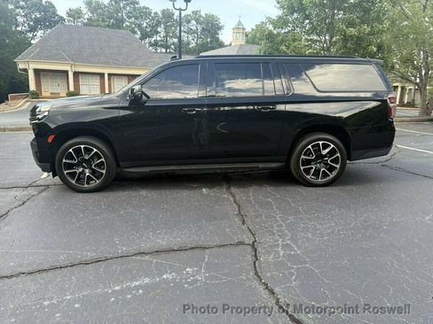 Used 2022 Chevrolet Suburban RST w/ Luxury Package RWD image 4