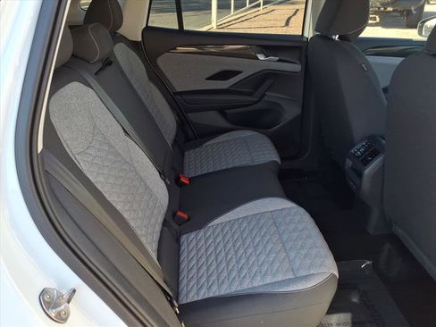 Certified 2025 Volkswagen Tiguan S image 13