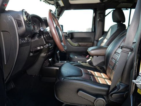 Used 2017 Jeep Wrangler Unlimited Rubicon w/ Dual Top Group image 21