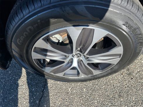 Used 2022 Toyota Highlander XLE image 18