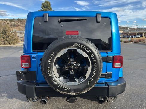 Used 2014 Jeep Wrangler Unlimited Sahara image 7