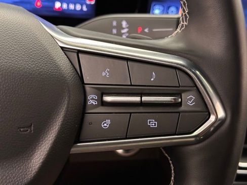 Used 2025 Chevrolet Traverse LT AWD/4WD image 11
