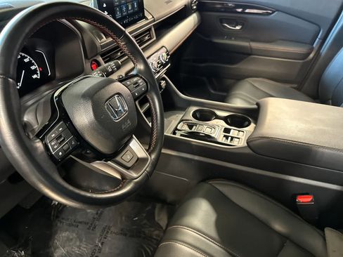 Used 2024 Honda Pilot TrailSport image 12