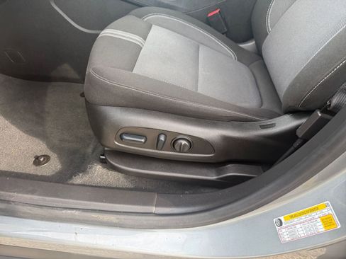 Used 2025 Chevrolet Blazer LT image 23