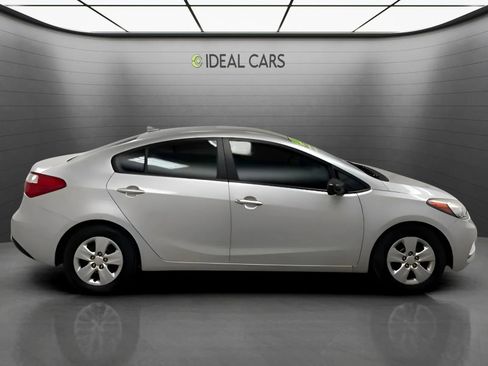 Used 2015 Kia Forte LX FWD image 4