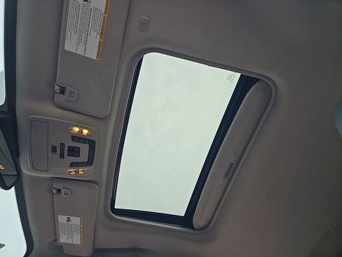 Used 2022 Toyota Sienna XLE image 31