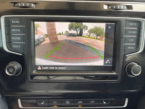 Used 2016 Volkswagen GTI SE w/ Lighting Package (SEL) FWD image 25