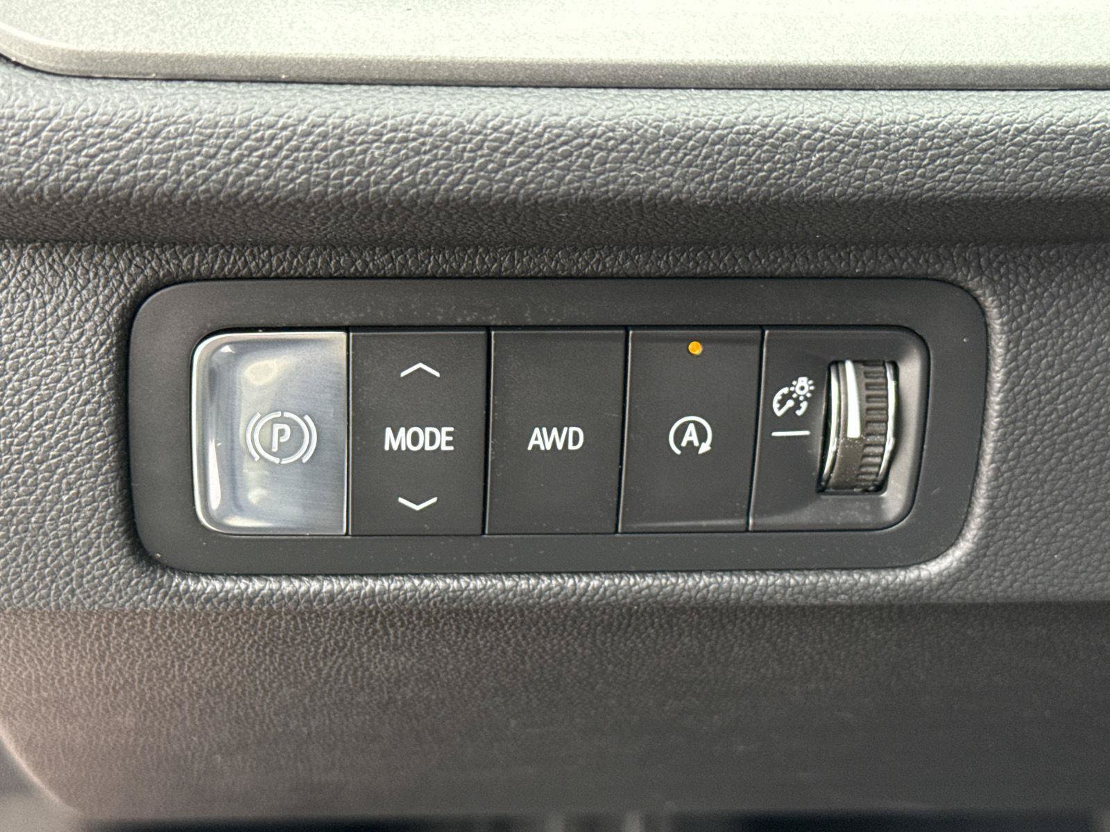 Used 2026 Chevrolet Traverse LT AWD/4WD image 18