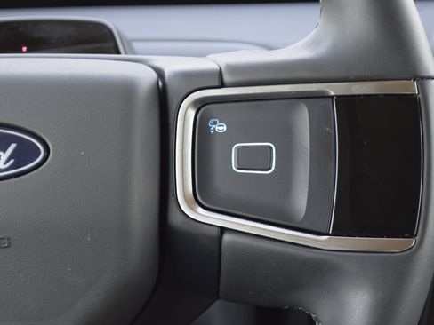 New 2025 Ford Expedition Active image 10