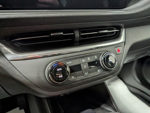 Used 2024 Buick Envista Preferred w/ Convenience I Package image 23