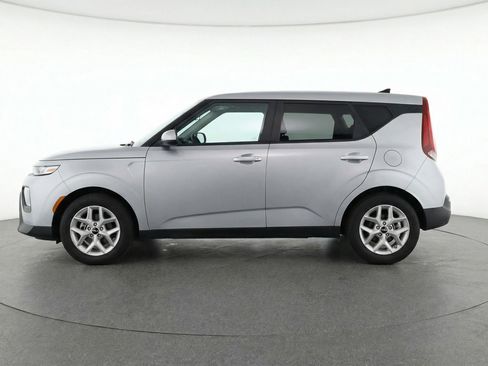 Used 2025 Kia Soul LX w/ LX Technology Package image 5