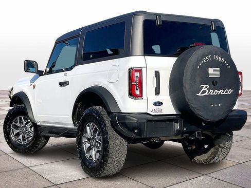 Used 2023 Ford Bronco Badlands image 11