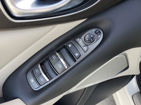 Used 2022 INFINITI Q50 Sensory image 17