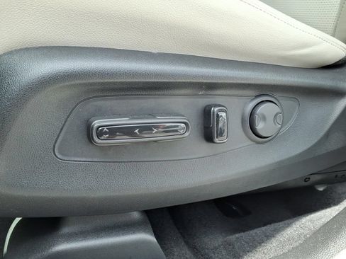 Used 2025 Honda CR-V EX-L image 3