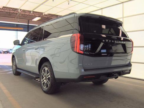 Used 2025 Ford Expedition Max Active image 4