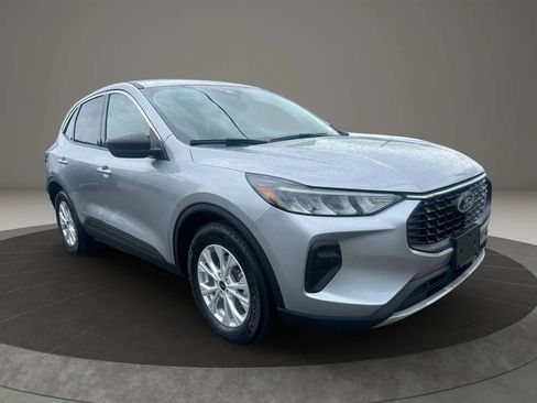 Used 2023 Ford Escape Active FWD image 3