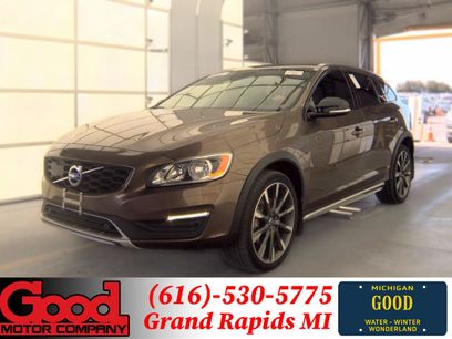 Used 2017 Volvo V60 T5 Cross Country w/ Convenience Package