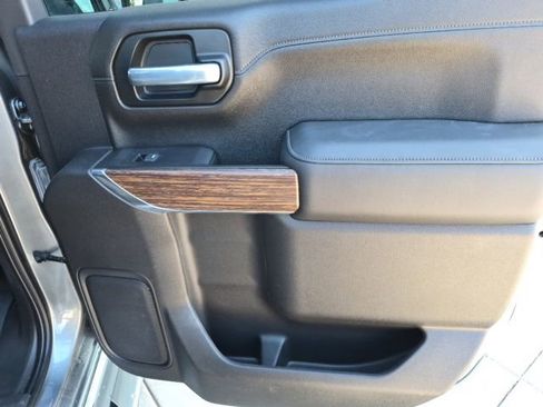 Used 2021 Chevrolet Silverado 1500 High Country w/ Technology Package image 43