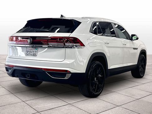 Used 2024 Volkswagen Atlas Cross Sport SE w/ Panoramic Sunroof Package FWD image 9