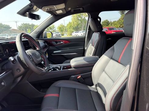 New 2026 Chevrolet Traverse RS w/ LPO, Floor Liner Package FWD image 20