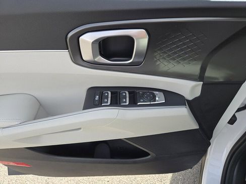 New 2026 Kia Sorento S w/ S Panoramic Sunroof Package FWD image 10