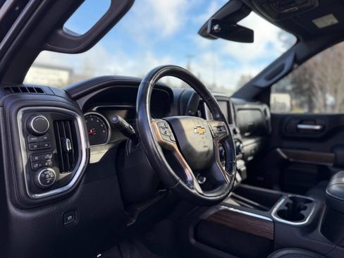 Used 2019 Chevrolet Silverado 1500 High Country image 9