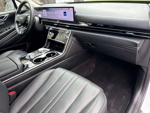 Used 2025 Genesis GV80 2.5T Standard AWD/4WD image 13