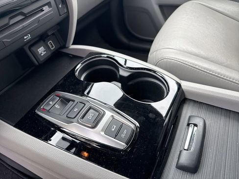 Used 2021 Honda Pilot Touring image 16