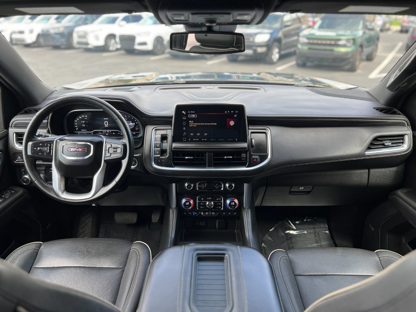 Used 2023 GMC Yukon SLT w/ Max Trailering Package AWD/4WD image 15