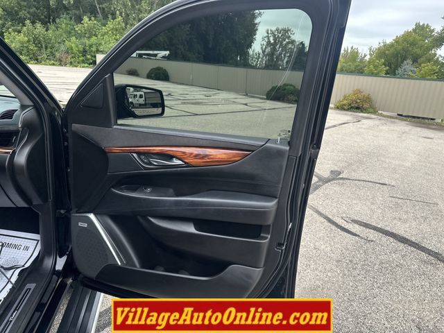 Used 2015 Cadillac Escalade ESV Premium AWD/4WD image 44