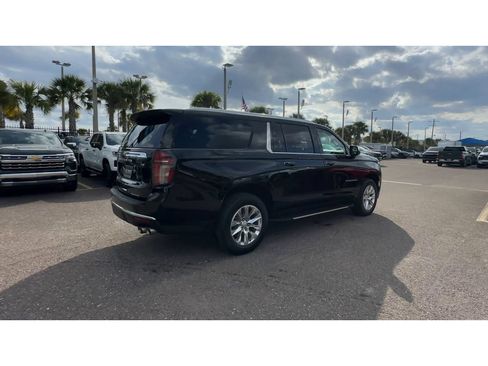 Used 2024 Chevrolet Suburban Premier RWD image 2